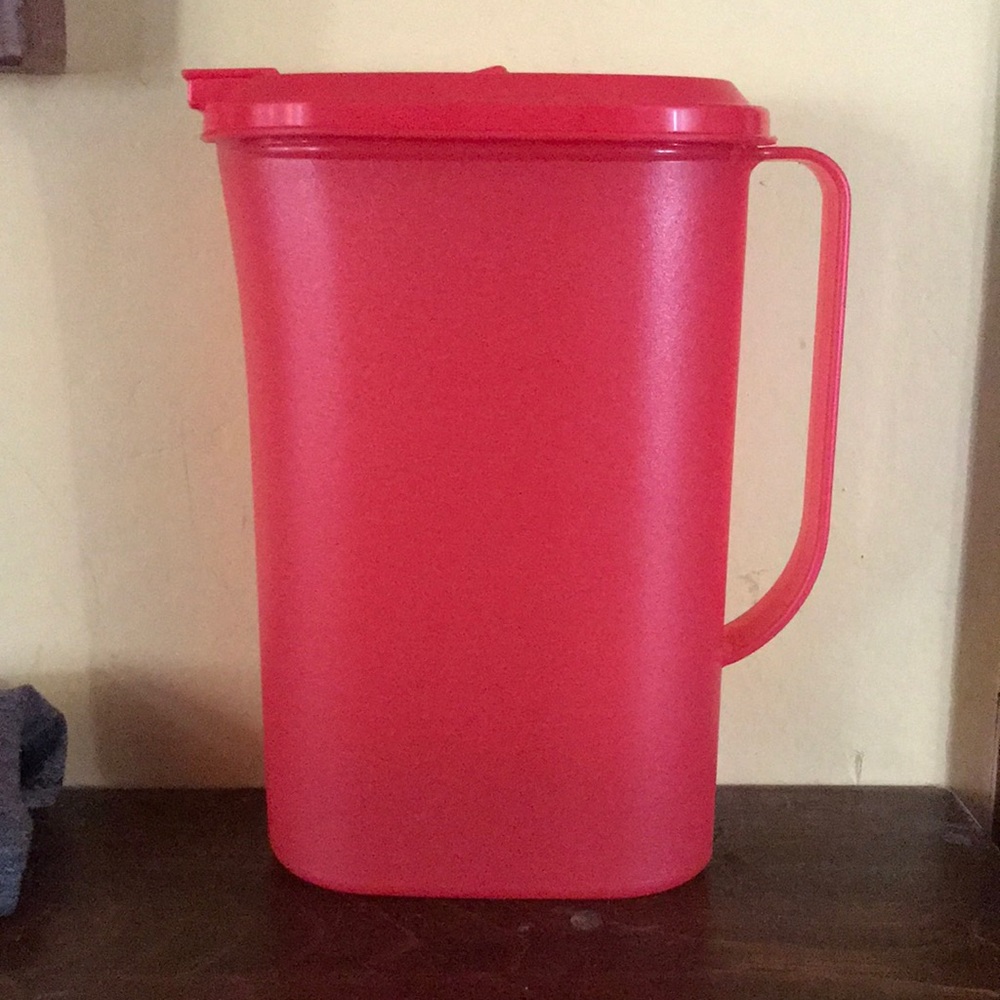 Tupperware pitcher